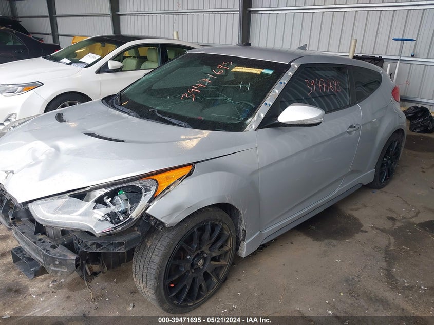 2013 Hyundai Veloster Turbo W/Blue VIN: KMHTC6AE2DU137517 Lot: 39471695