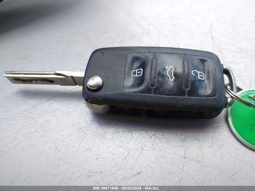 2013 Volkswagen Passat 2.5L S VIN: 1VWAP7A3XDC063836 Lot: 39471845