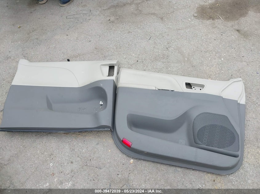 2017 Toyota Sienna Le 8 Passenger VIN: 5TDKZ3DC5HS829689 Lot: 39472039