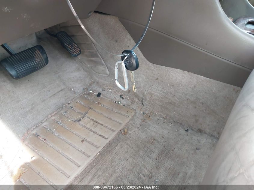 2000 Toyota Camry Xle V6 VIN: 4T1BF28K1YU951669 Lot: 39472166