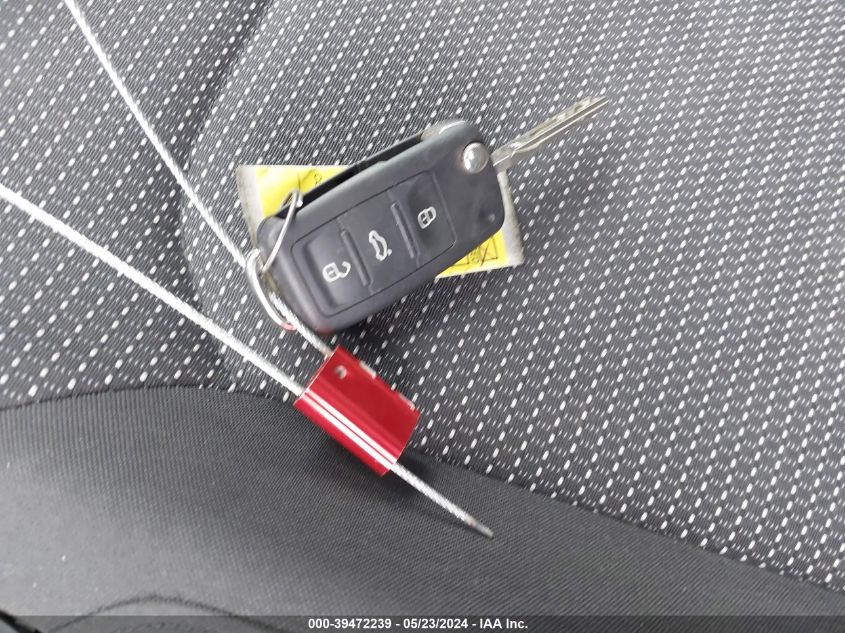 2017 Volkswagen Passat 1.8T S VIN: 1VWAT7A31HC016860 Lot: 39472239