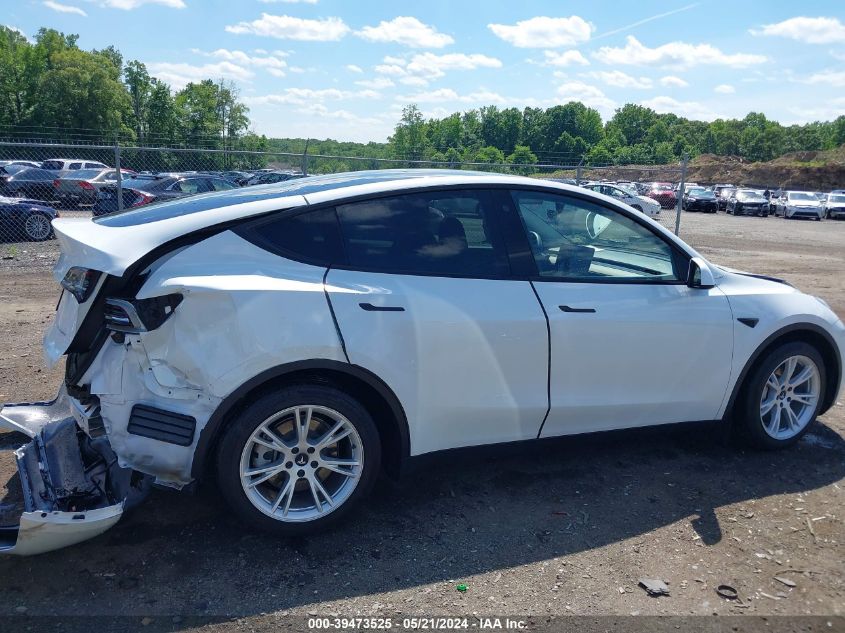 2022 Tesla Model Y Long Range Dual Motor All-Wheel Drive VIN: 7SAYGDEE3NF321360 Lot: 39473525