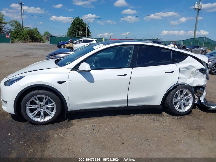 2022 Tesla Model Y Long Range Dual Motor All-Wheel Drive VIN: 7SAYGDEE3NF321360 Lot: 39473525