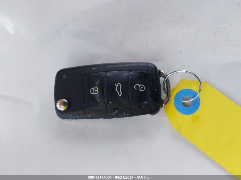 2015 Volkswagen Passat 1.8T Limited Edition VIN: 1VWAT7A38FC107928 Lot: 39474004