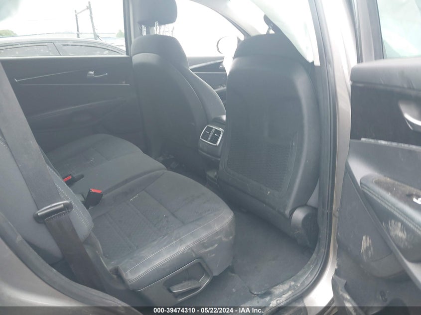 2018 Kia Sorento 2.4L L VIN: 5XYPG4A32JG408893 Lot: 39474310