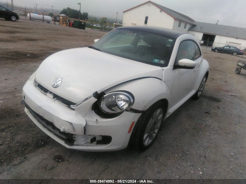 2013 Volkswagen Beetle 2.5L VIN: 3VWJP7AT3DM615952 Lot: 39474992