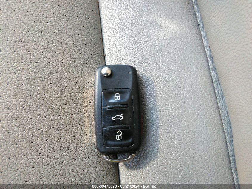 2015 Volkswagen Passat 1.8T Limited Edition VIN: 1VWAT7A30FC113500 Lot: 39475070