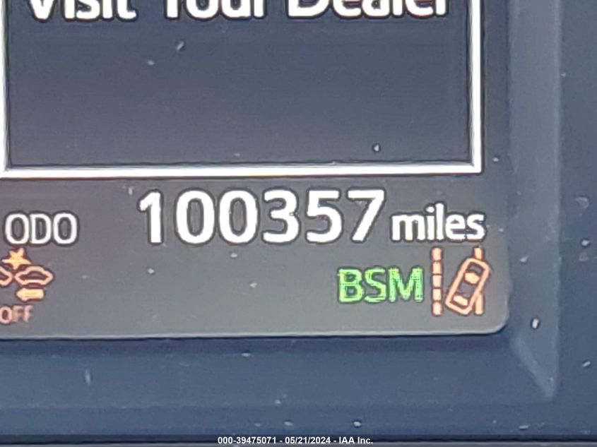 2018 TOYOTA RAV4 XLE - JTMWFREV7JJ743624