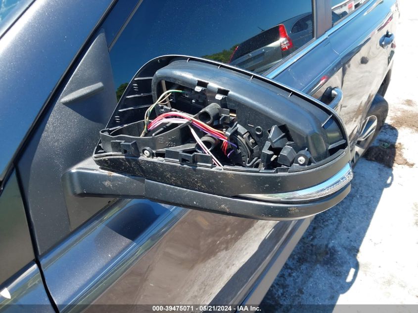 2018 TOYOTA RAV4 XLE - JTMWFREV7JJ743624