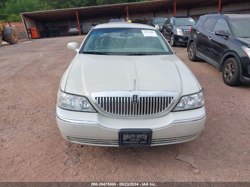 2007 Lincoln Town Car Signature VIN: 1LNHM81V17Y621142 Lot: 39475865