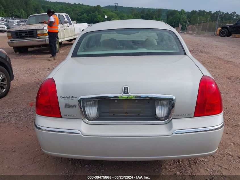 2007 Lincoln Town Car Signature VIN: 1LNHM81V17Y621142 Lot: 39475865