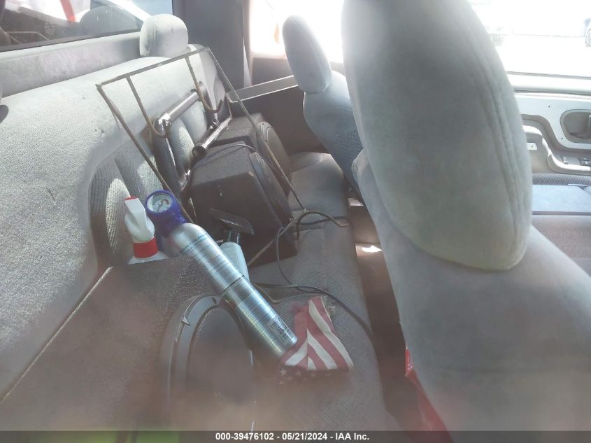 1996 Chevrolet Gmt-400 C1500 VIN: 2GCEC19R7T1190649 Lot: 39476102