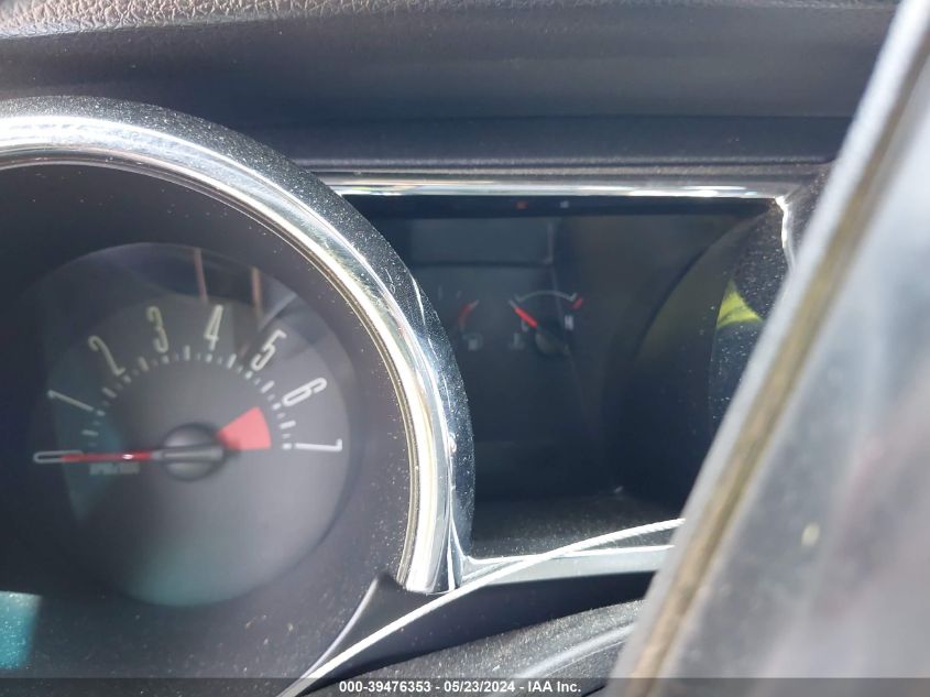 2005 Ford Mustang V6 Deluxe/V6 Premium VIN: 1ZVFT80N955174796 Lot: 39476353