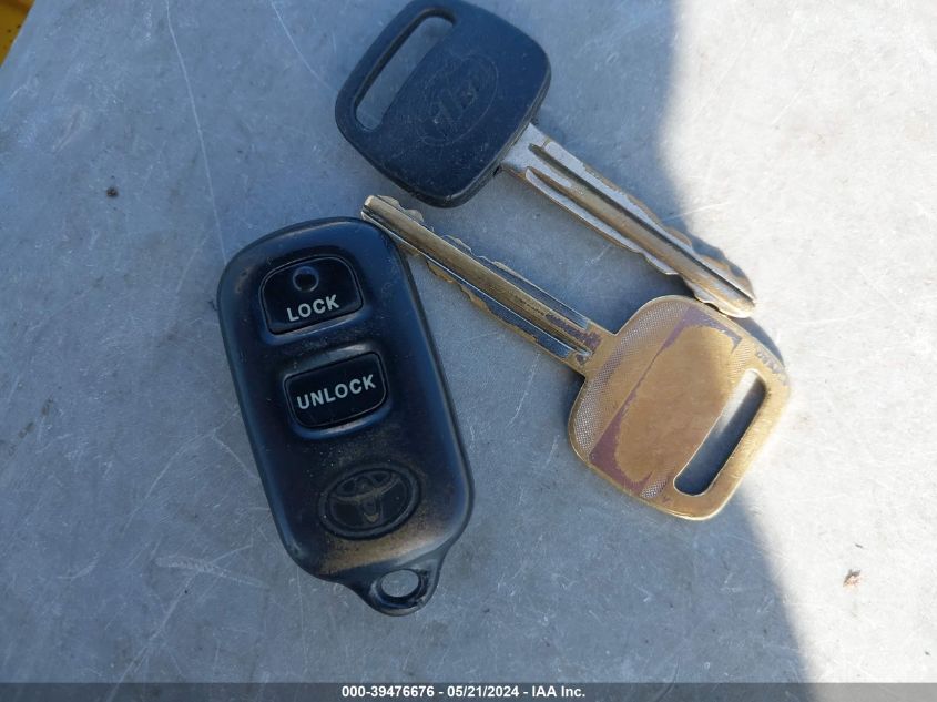 2000 Toyota Camry Le VIN: JT2BG22K0Y0463341 Lot: 39476676