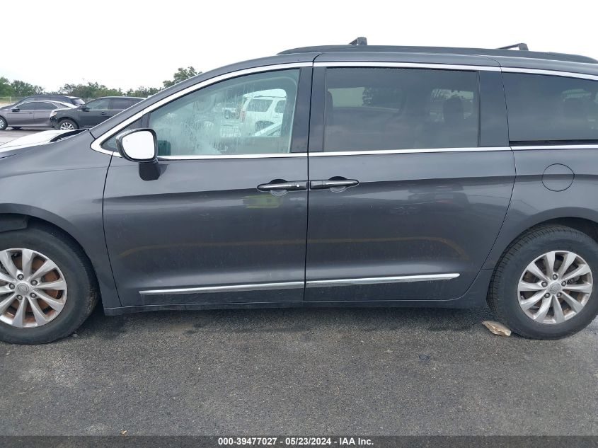 2017 Chrysler Pacifica Touring-L VIN: 2C4RC1BG6HR720595 Lot: 39477027