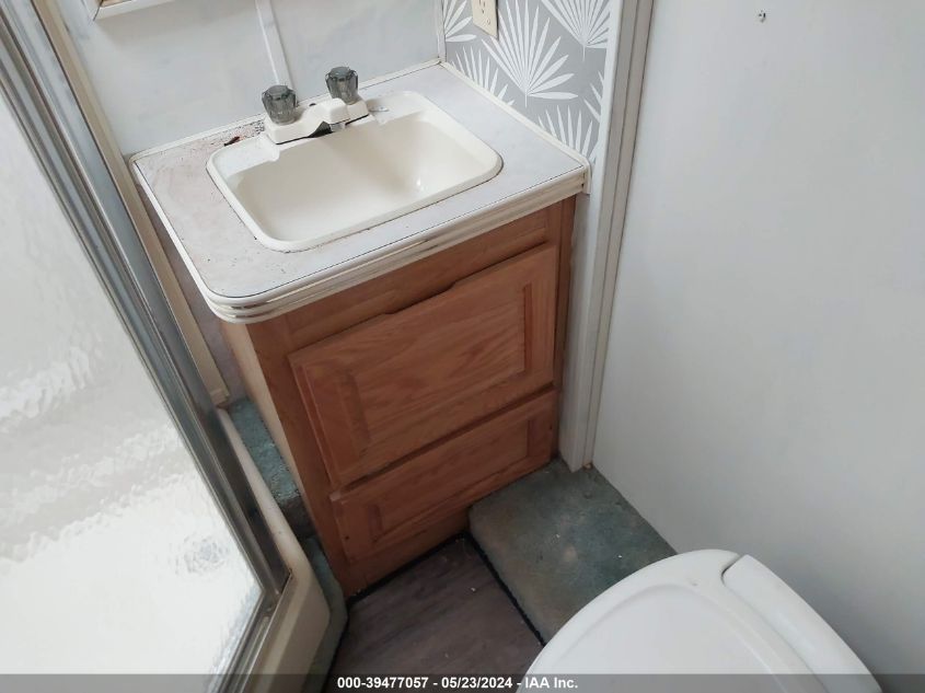 1995 Ford Econoline E350 Cutaway Van VIN: 1SDKE30G5SHA89282 Lot: 39477057