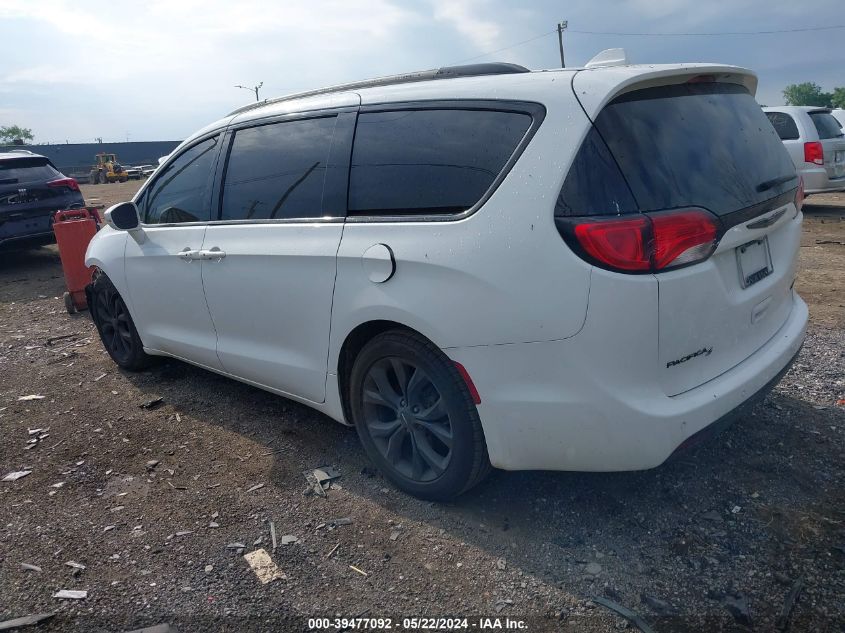 2018 Chrysler Pacifica Limited VIN: 2C4RC1GG9JR351861 Lot: 39477092