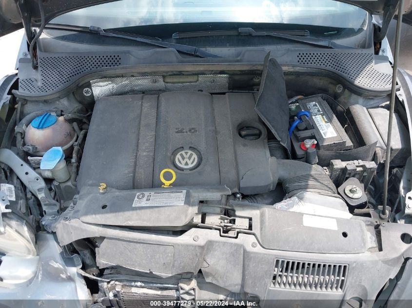 2013 VOLKSWAGEN BEETLE 2.5L - 3VW5X7AT6DM832607
