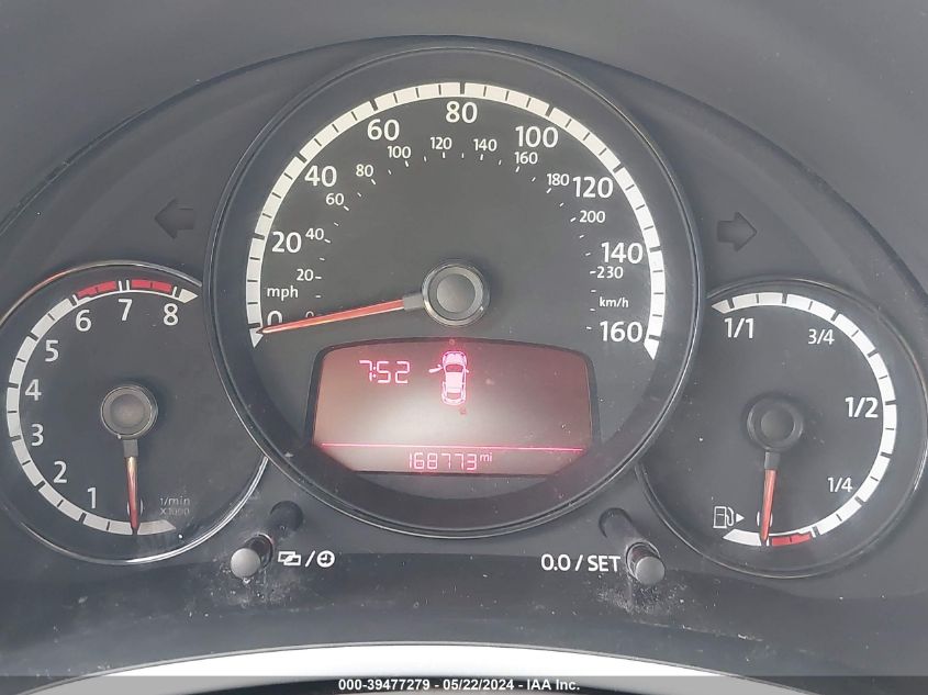2013 VOLKSWAGEN BEETLE 2.5L - 3VW5X7AT6DM832607