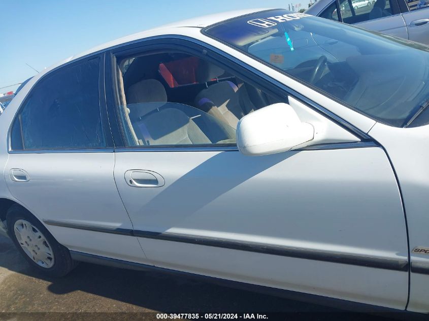 1995 Honda Accord Lx/Ex VIN: 1HGCD5633SA157424 Lot: 39477835