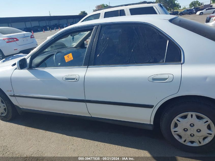 1995 Honda Accord Lx/Ex VIN: 1HGCD5633SA157424 Lot: 39477835