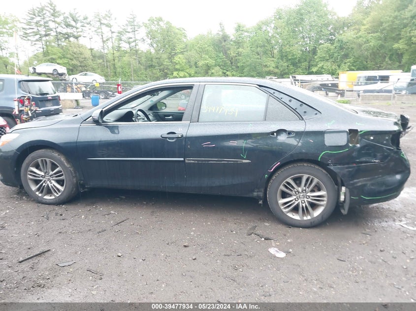 2015 Toyota Camry Se VIN: 4T1BF1FK0FU067748 Lot: 39477934