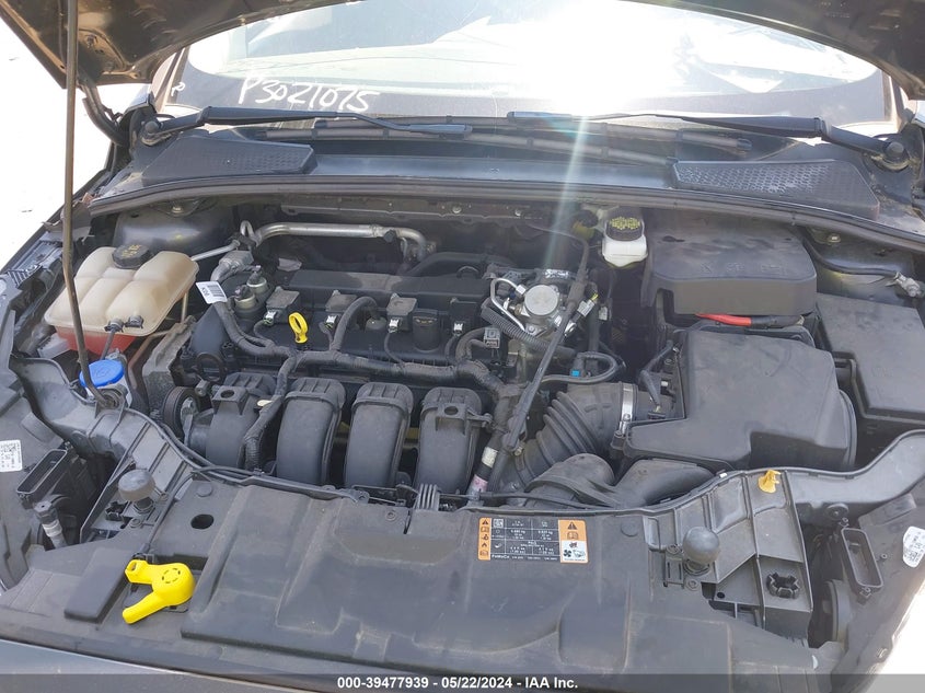 VIN 1FADP3F21JL318707 2018 FORD FOCUS SE