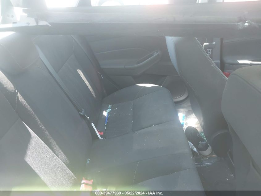 VIN 1FADP3F21JL318707 2018 FORD FOCUS SE