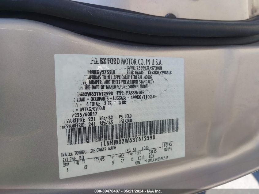 2003 Lincoln Town Car Signature VIN: 1LNHM82W83Y612598 Lot: 39478487