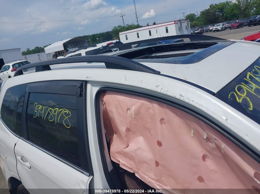 2018 Subaru Forester 2.5I Touring VIN: JF2SJAWC3JH607074 Lot: 39478978