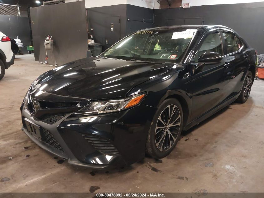 JTNB11HK8J3047628 2018 TOYOTA CAMRY - Image 2