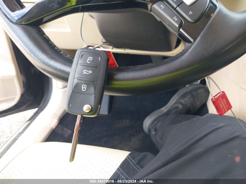 2017 Volkswagen Passat 1.8T R-Line VIN: 1VWDT7A34HC049879 Lot: 39479016