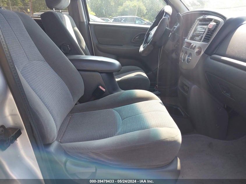 2004 Mazda Tribute Lx V6 VIN: 4F2YZ04134KM25105 Lot: 39479433