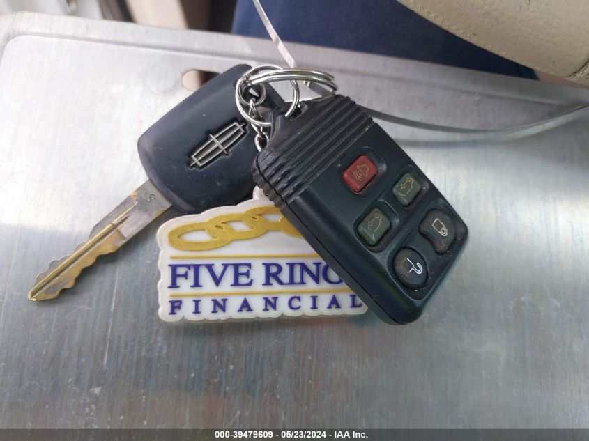 2004 Lincoln Navigator VIN: 5LMFU27R34LG36098 Lot: 39479609