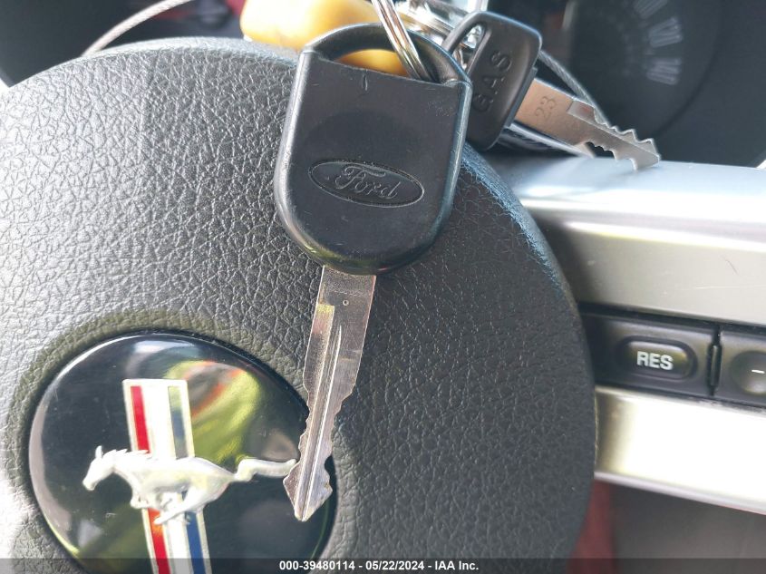 2005 Ford Mustang Gt VIN: 1ZVHT85H655166926 Lot: 39480114