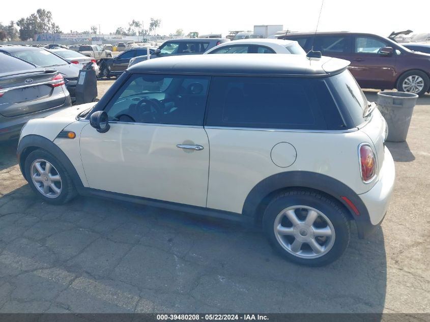 2008 Mini Cooper VIN: WMWMF33558TT64446 Lot: 39480208