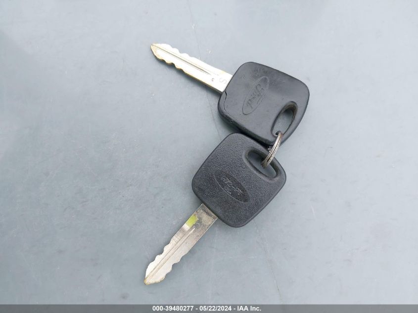 2000 Ford Expedition Xlt VIN: 1FMRU1667YLC06760 Lot: 39480277