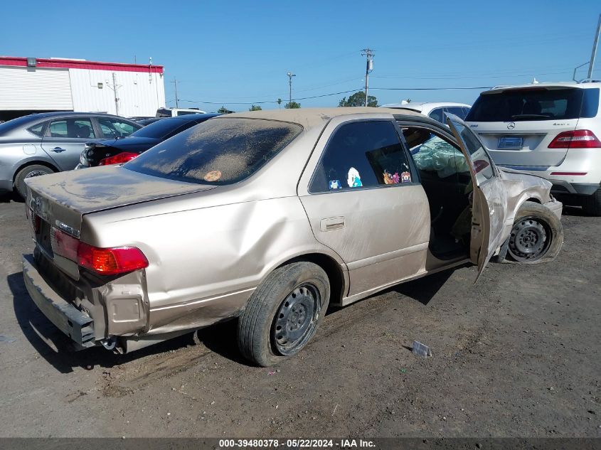 2000 Toyota Camry Le VIN: JT2BG22K7Y0501308 Lot: 39480378