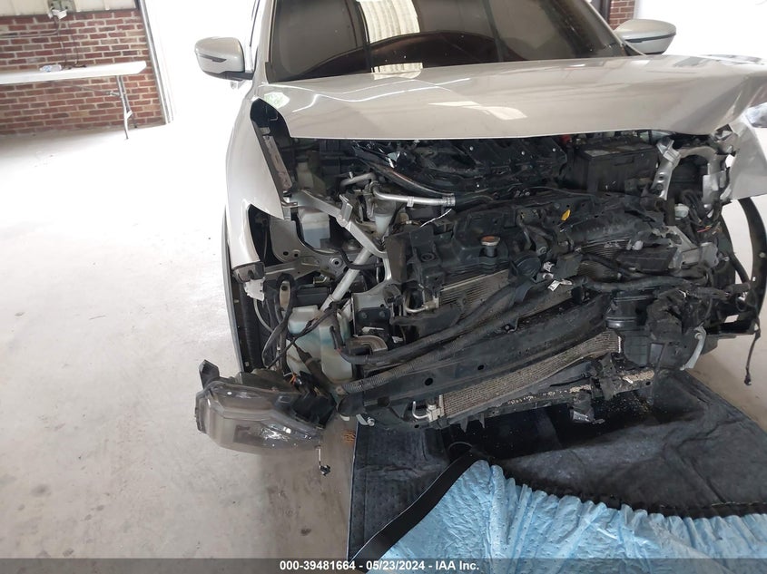 2017 NISSAN ROGUE SV - KNMAT2MT4HP614323