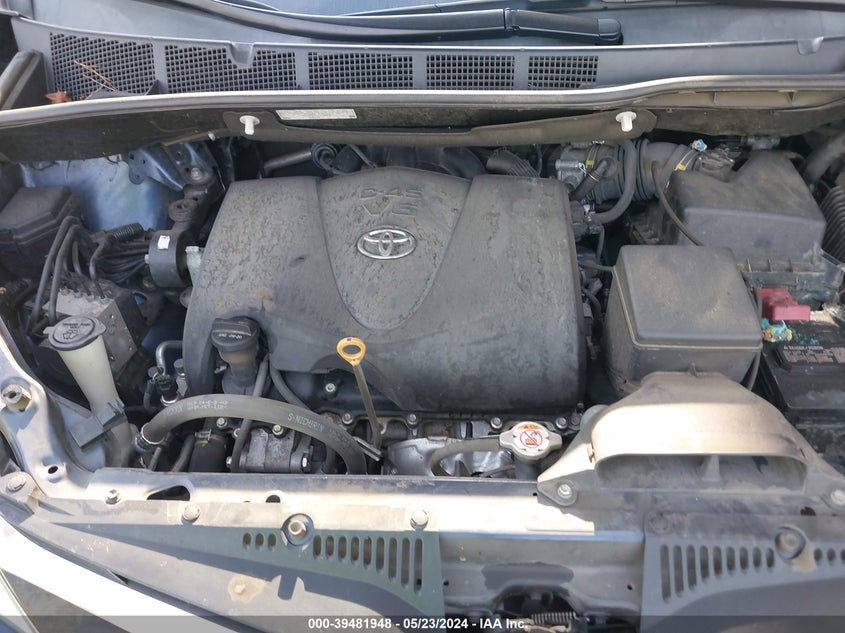 2019 Toyota Sienna Le 8 Passenger VIN: 5TDKZ3DC4KS982703 Lot: 39481948