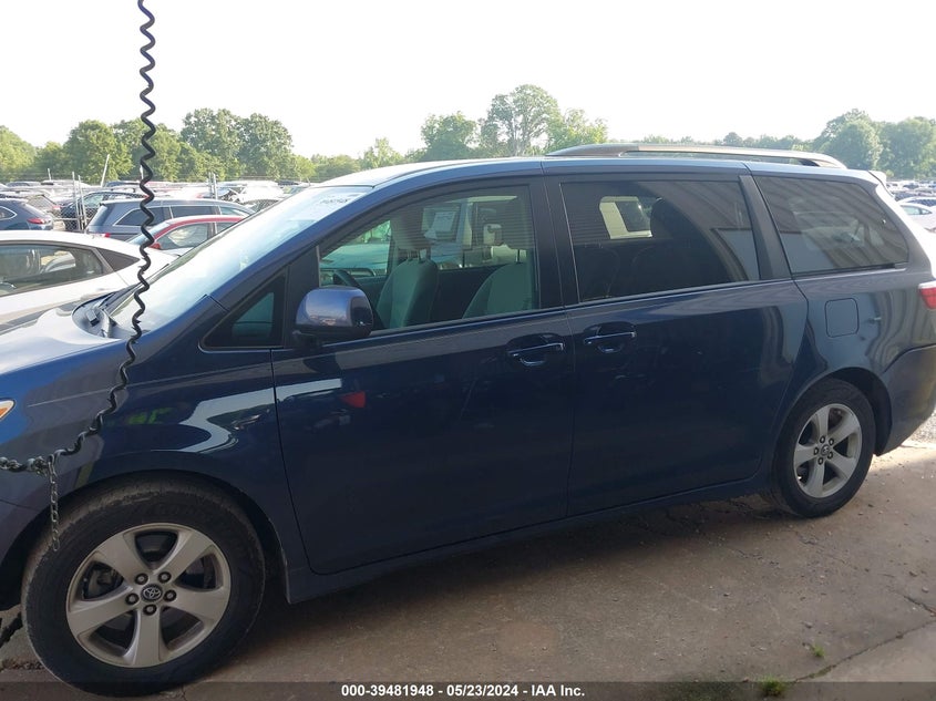 2019 Toyota Sienna Le 8 Passenger VIN: 5TDKZ3DC4KS982703 Lot: 39481948