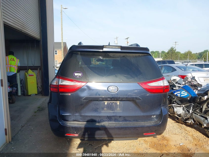 2019 Toyota Sienna Le 8 Passenger VIN: 5TDKZ3DC4KS982703 Lot: 39481948