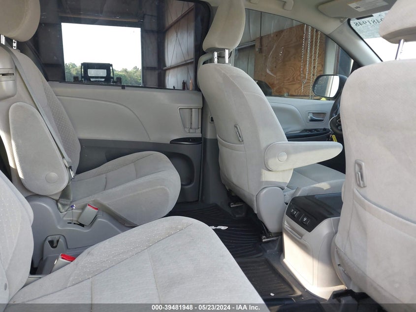 2019 Toyota Sienna Le 8 Passenger VIN: 5TDKZ3DC4KS982703 Lot: 39481948