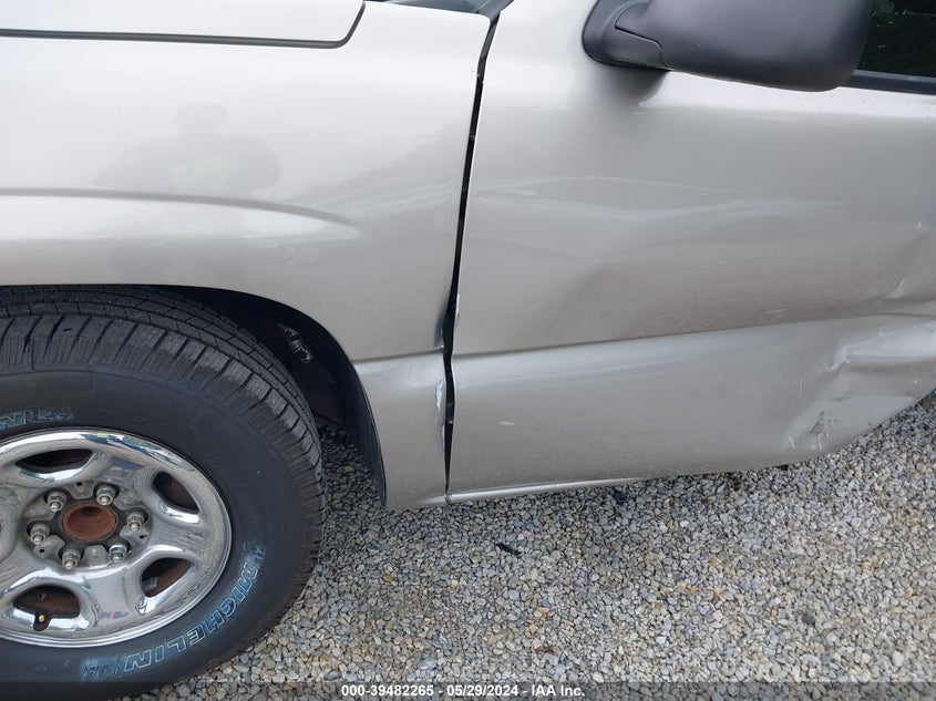 2004 Chevrolet Silverado 1500 Work Truck VIN: 1GCEC14X74Z262870 Lot: 39482265