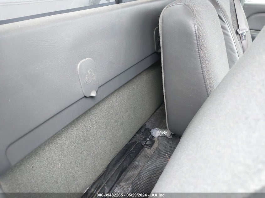 2004 Chevrolet Silverado 1500 Work Truck VIN: 1GCEC14X74Z262870 Lot: 39482265