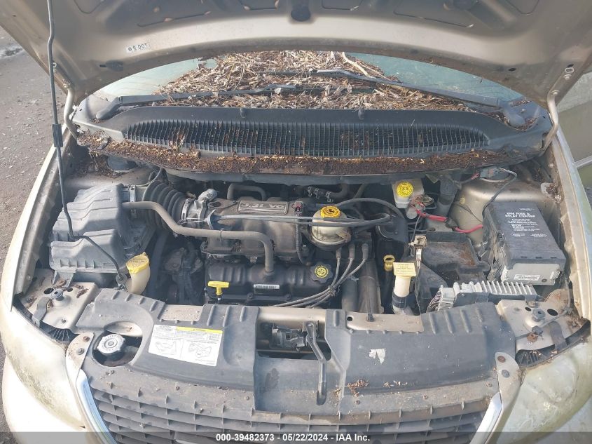 2002 Chrysler Town & Country Lx VIN: 2C8GP44352R722920 Lot: 39482373