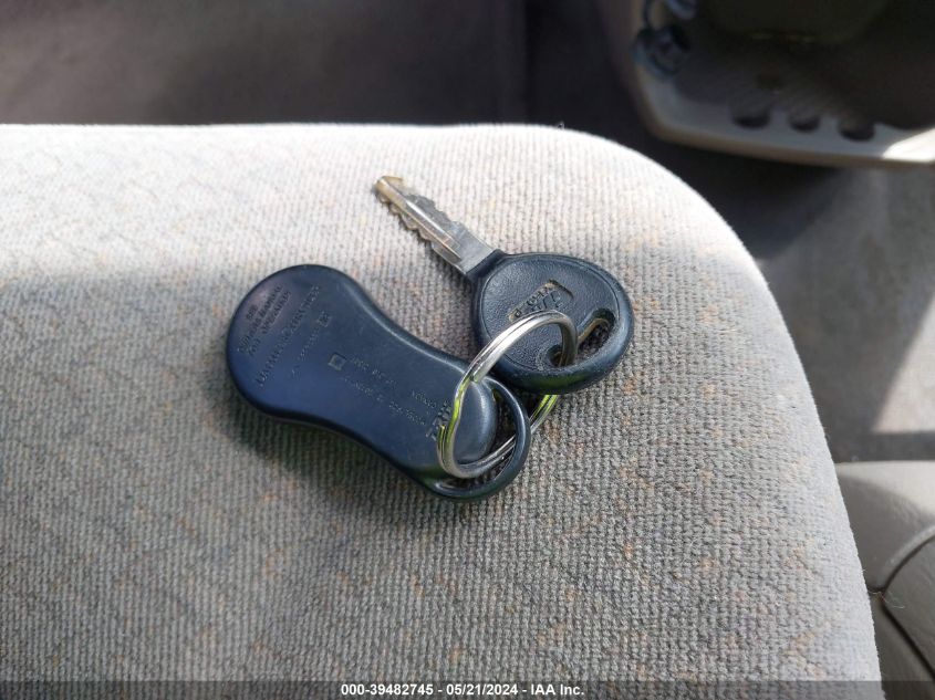 2003 Chrysler Town & Country Lx VIN: 2C4GP44L43R282871 Lot: 39482745