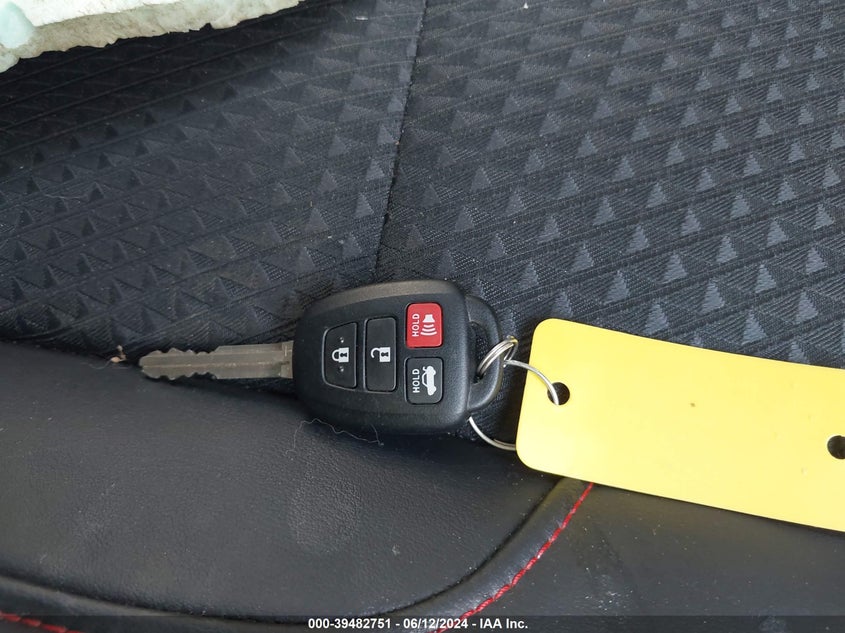 2015 Toyota Camry Se VIN: 4T1BF1FK5FU894418 Lot: 39482751