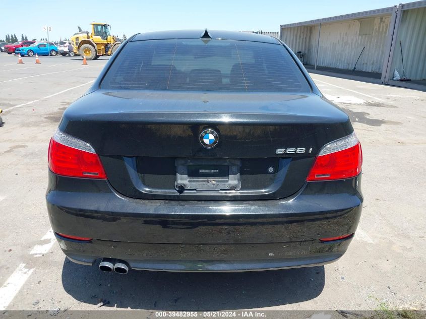 2008 BMW 528I VIN: WBANU53558CT18153 Lot: 39482955