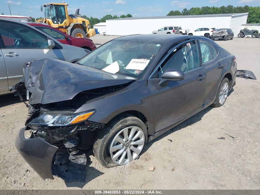 4T1C11AK2LU938994 2020 TOYOTA CAMRY - Image 2